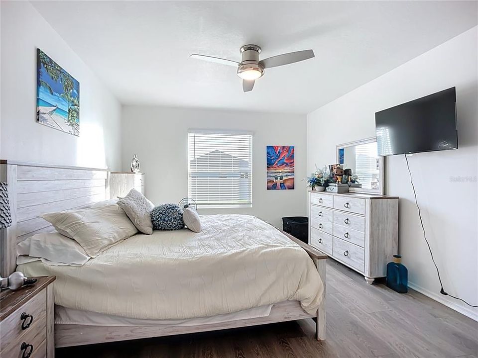 For Sale: $393,000 (4 beds, 2 baths, 1816 Square Feet)