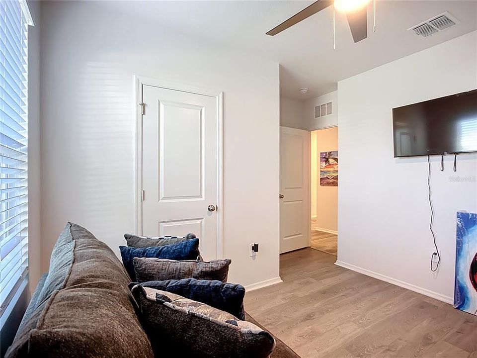 For Sale: $393,000 (4 beds, 2 baths, 1816 Square Feet)