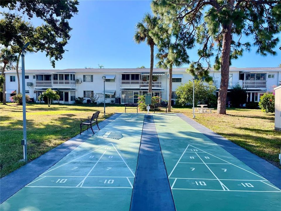 出租: $1,350 (2 贝兹, 2 浴室, 832 平方英尺)