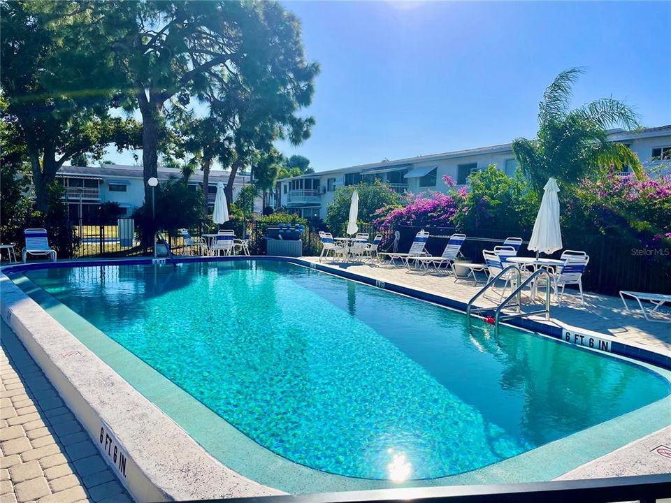 出租: $1,350 (2 贝兹, 2 浴室, 832 平方英尺)