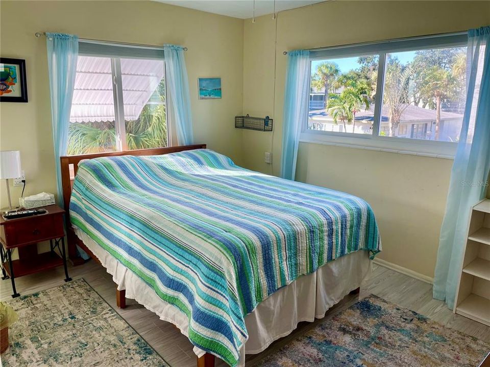 出租: $1,350 (2 贝兹, 2 浴室, 832 平方英尺)