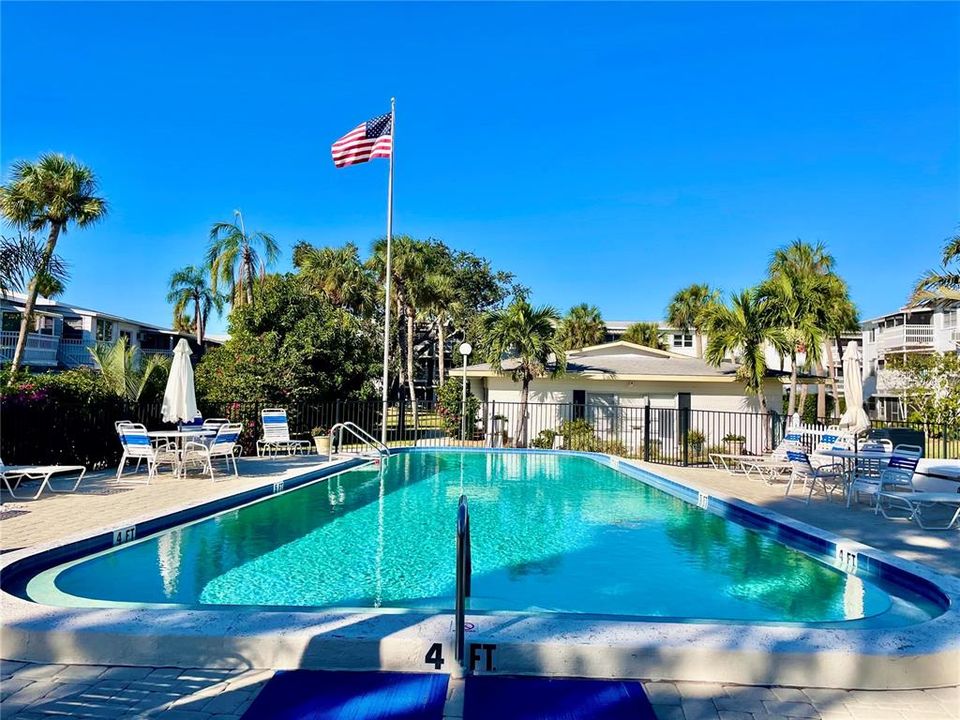 出租: $1,350 (2 贝兹, 2 浴室, 832 平方英尺)