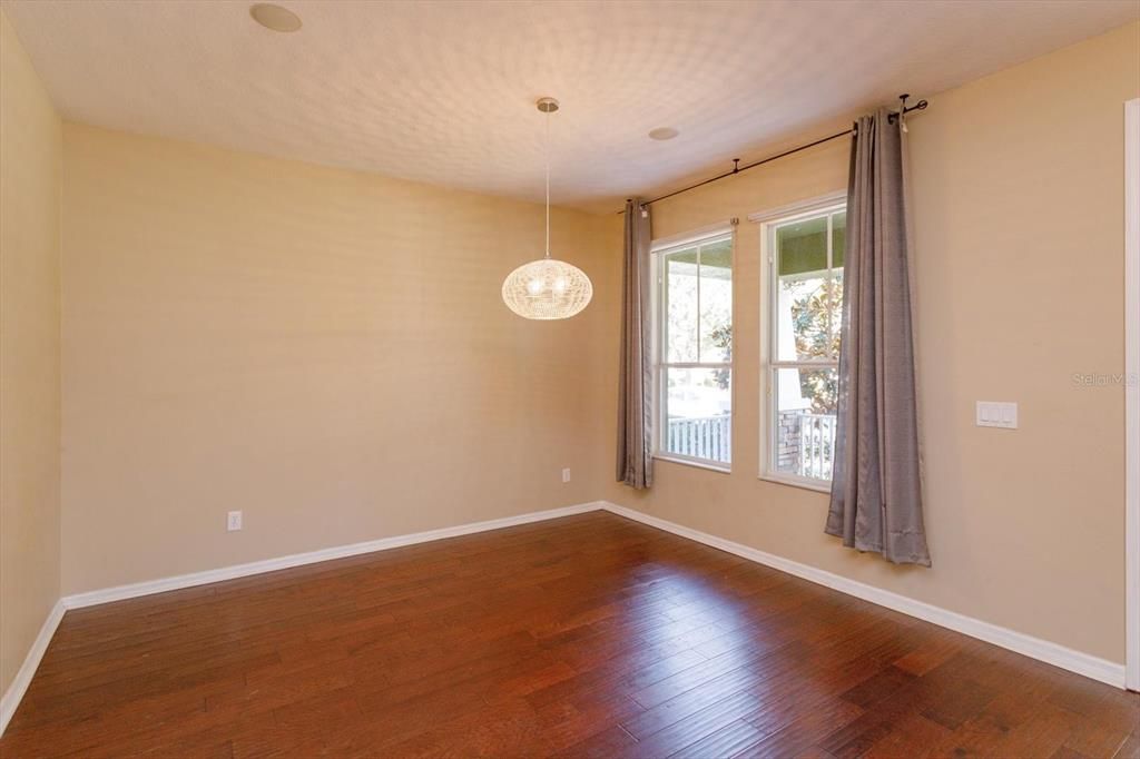 待售: $650,000 (5 贝兹, 3 浴室, 2835 平方英尺)