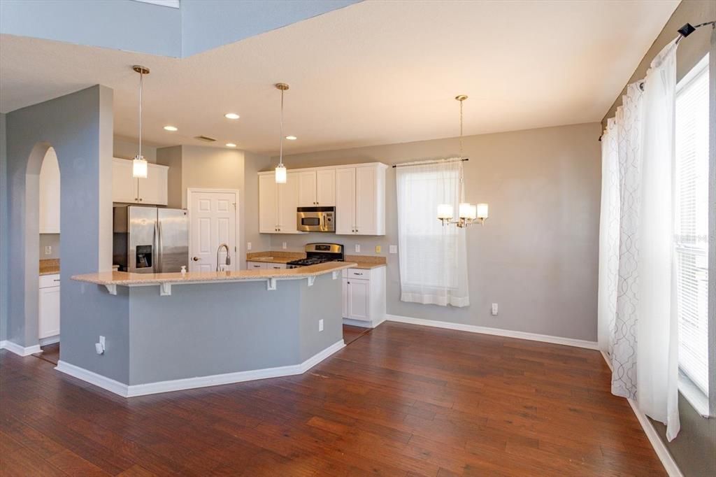 待售: $650,000 (5 贝兹, 3 浴室, 2835 平方英尺)