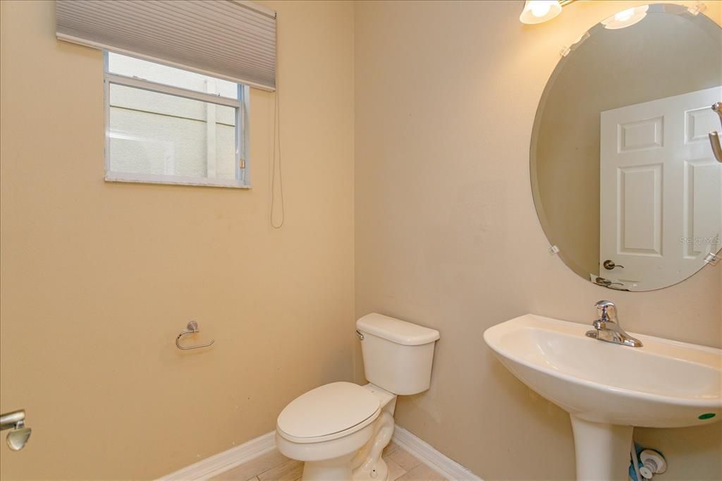 待售: $650,000 (5 贝兹, 3 浴室, 2835 平方英尺)