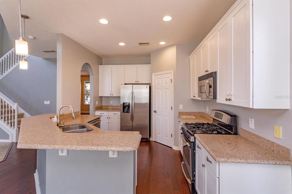 待售: $650,000 (5 贝兹, 3 浴室, 2835 平方英尺)