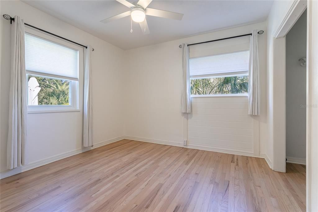 合同活跃: $650,000 (3 贝兹, 2 浴室, 1239 平方英尺)