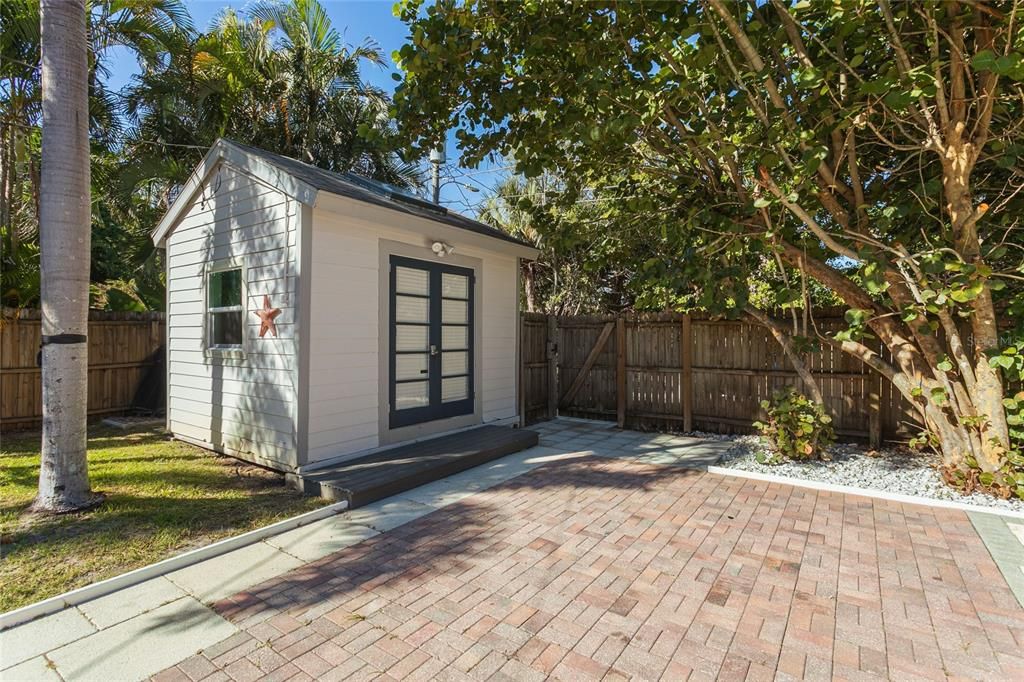 合同活跃: $650,000 (3 贝兹, 2 浴室, 1239 平方英尺)