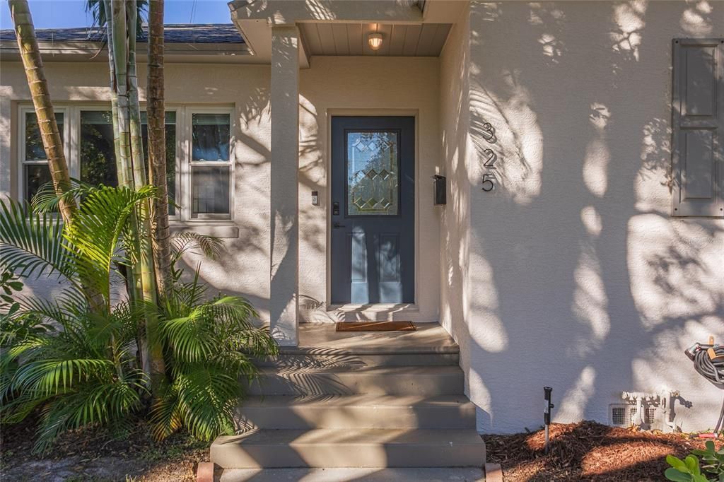 合同活跃: $650,000 (3 贝兹, 2 浴室, 1239 平方英尺)