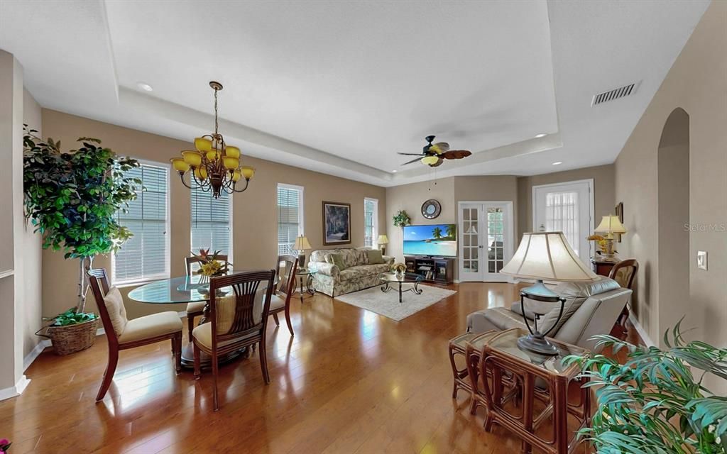 For Sale: $290,000 (3 beds, 2 baths, 1546 Square Feet)