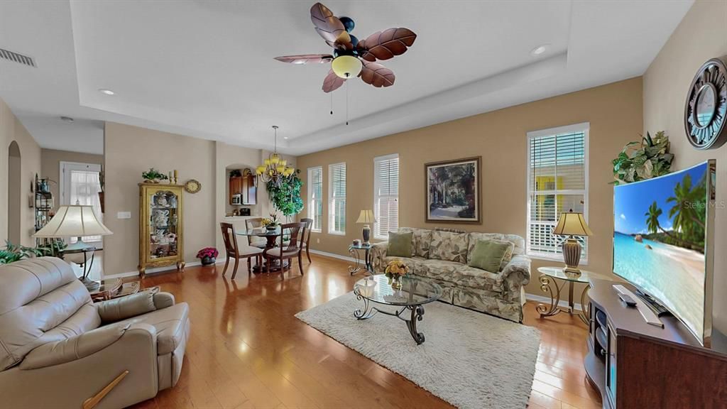 For Sale: $290,000 (3 beds, 2 baths, 1546 Square Feet)