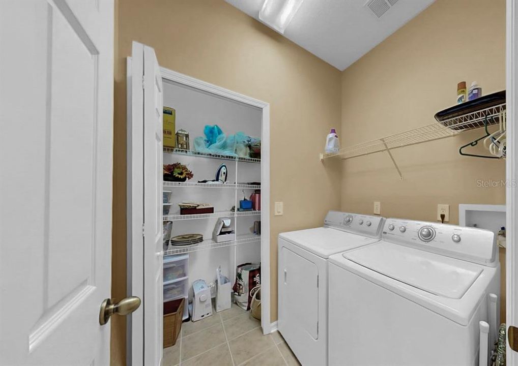 For Sale: $290,000 (3 beds, 2 baths, 1546 Square Feet)