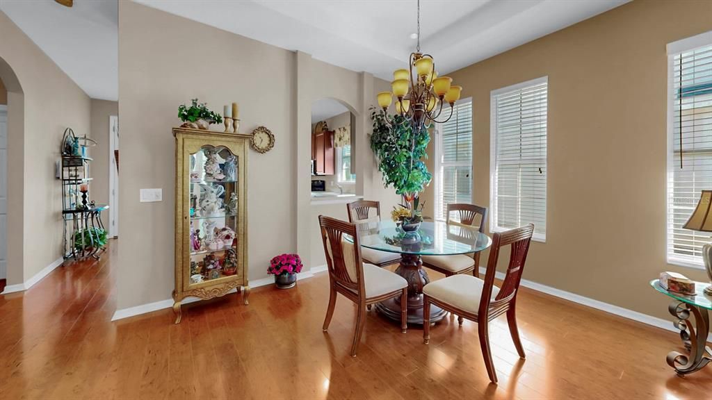 For Sale: $290,000 (3 beds, 2 baths, 1546 Square Feet)