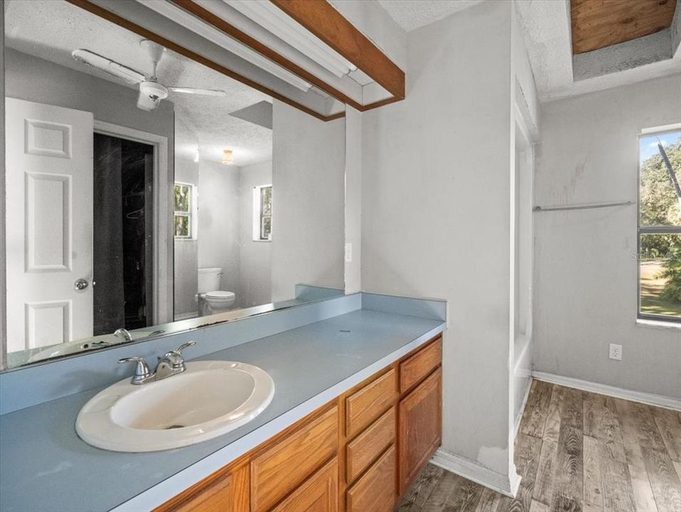 For Sale: $350,000 (2 beds, 2 baths, 1752 Square Feet)