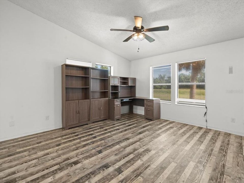 For Sale: $350,000 (2 beds, 2 baths, 1752 Square Feet)