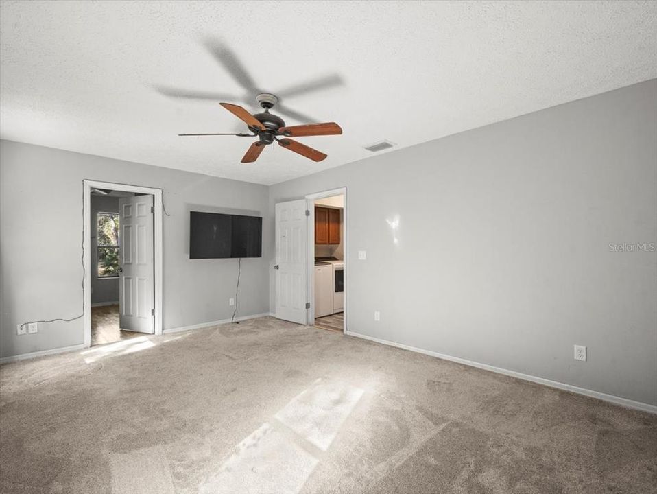 For Sale: $350,000 (2 beds, 2 baths, 1752 Square Feet)