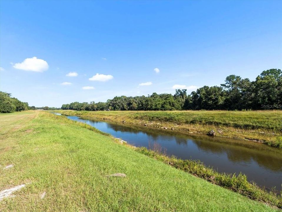 For Sale: $350,000 (2 beds, 2 baths, 1752 Square Feet)