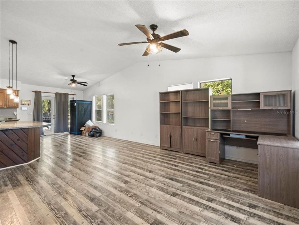 For Sale: $350,000 (2 beds, 2 baths, 1752 Square Feet)