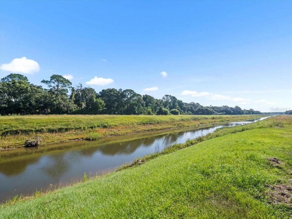 For Sale: $350,000 (2 beds, 2 baths, 1752 Square Feet)