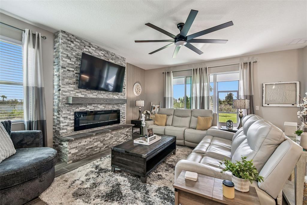 For Sale: $609,000 (5 beds, 2 baths, 2903 Square Feet)