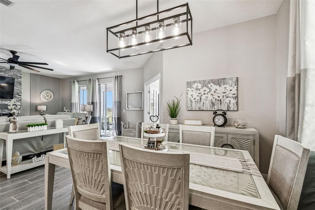 For Sale: $609,000 (5 beds, 2 baths, 2903 Square Feet)