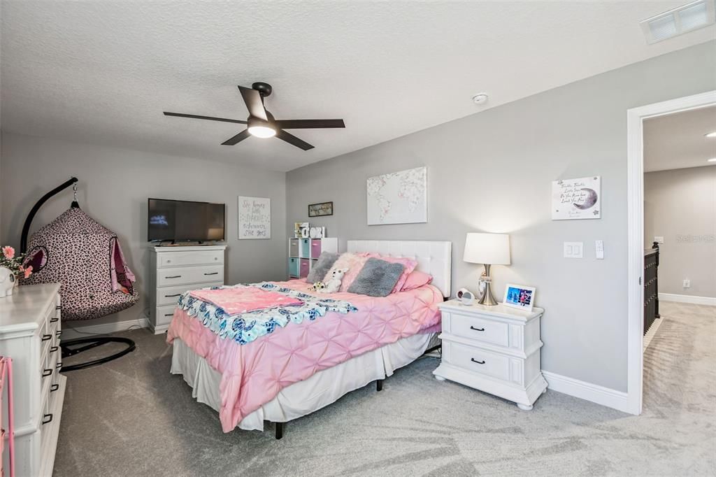 For Sale: $609,000 (5 beds, 2 baths, 2903 Square Feet)