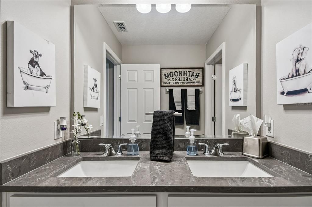 For Sale: $609,000 (5 beds, 2 baths, 2903 Square Feet)