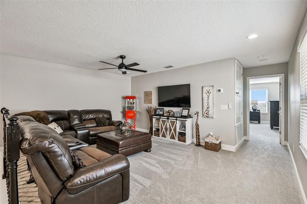 For Sale: $609,000 (5 beds, 2 baths, 2903 Square Feet)