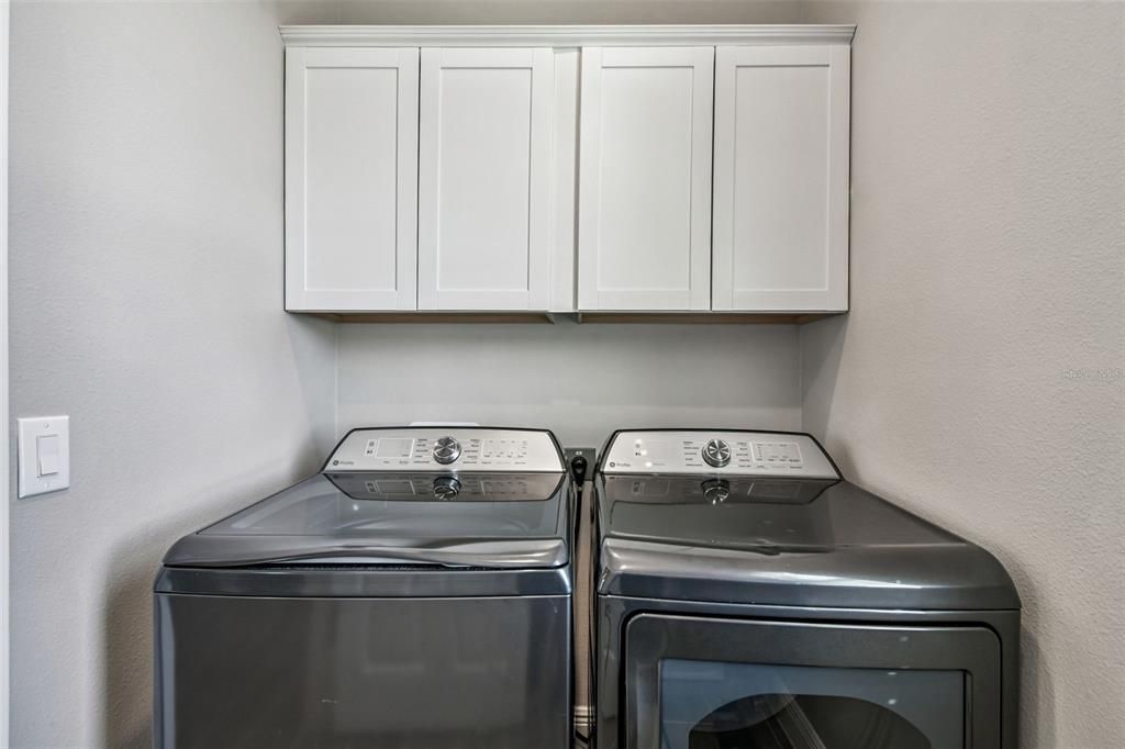 For Sale: $609,000 (5 beds, 2 baths, 2903 Square Feet)