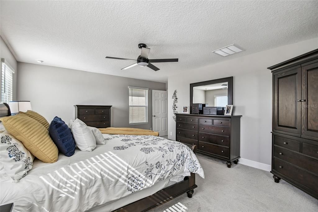 For Sale: $609,000 (5 beds, 2 baths, 2903 Square Feet)