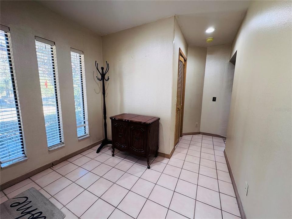 待售: $825,000 (4 贝兹, 3 浴室, 2533 平方英尺)