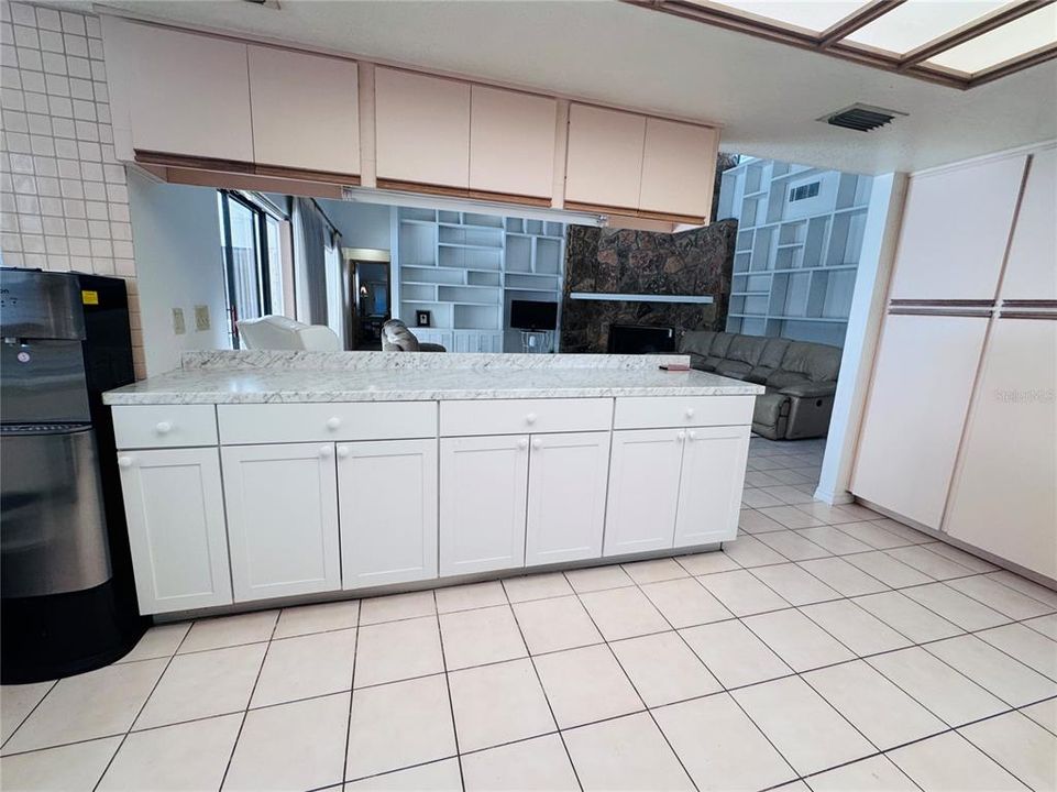 待售: $825,000 (4 贝兹, 3 浴室, 2533 平方英尺)