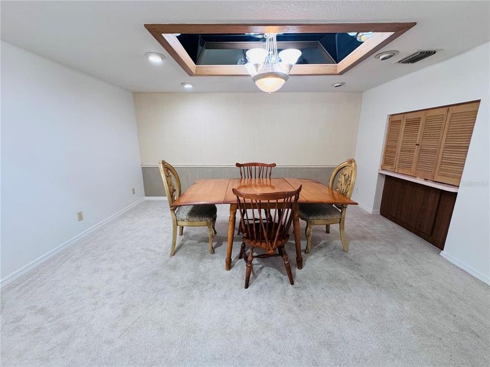 待售: $825,000 (4 贝兹, 3 浴室, 2533 平方英尺)