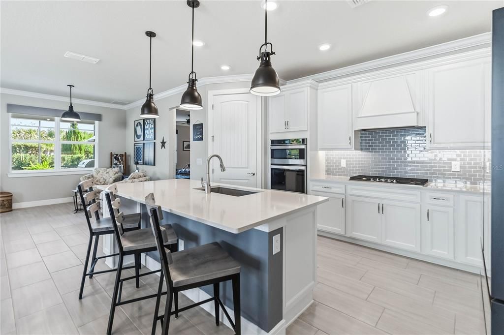 For Sale: $599,980 (2 beds, 2 baths, 2184 Square Feet)