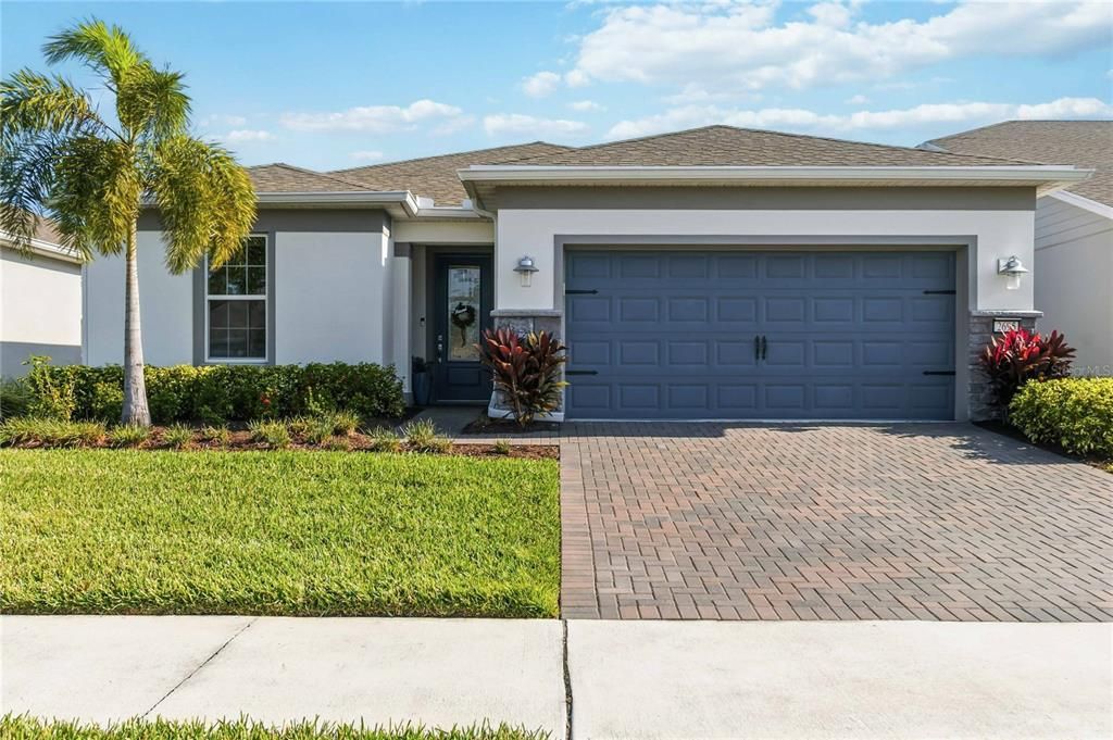 For Sale: $599,980 (2 beds, 2 baths, 2184 Square Feet)