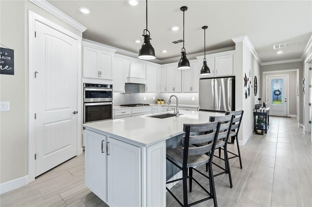 For Sale: $599,980 (2 beds, 2 baths, 2184 Square Feet)