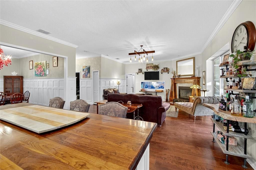 For Sale: $749,900 (4 beds, 3 baths, 3084 Square Feet)