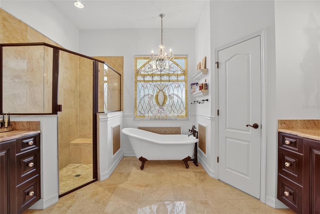 For Sale: $749,900 (4 beds, 3 baths, 3084 Square Feet)