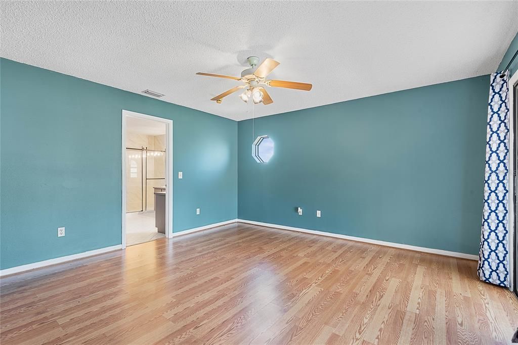 For Sale: $305,000 (4 beds, 2 baths, 2107 Square Feet)