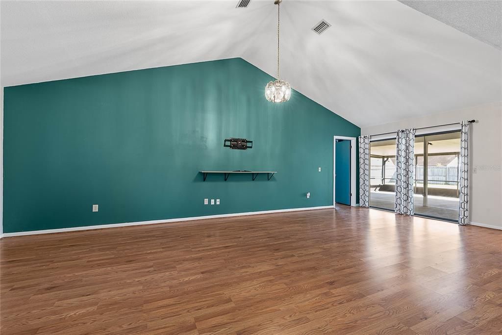 For Sale: $305,000 (4 beds, 2 baths, 2107 Square Feet)