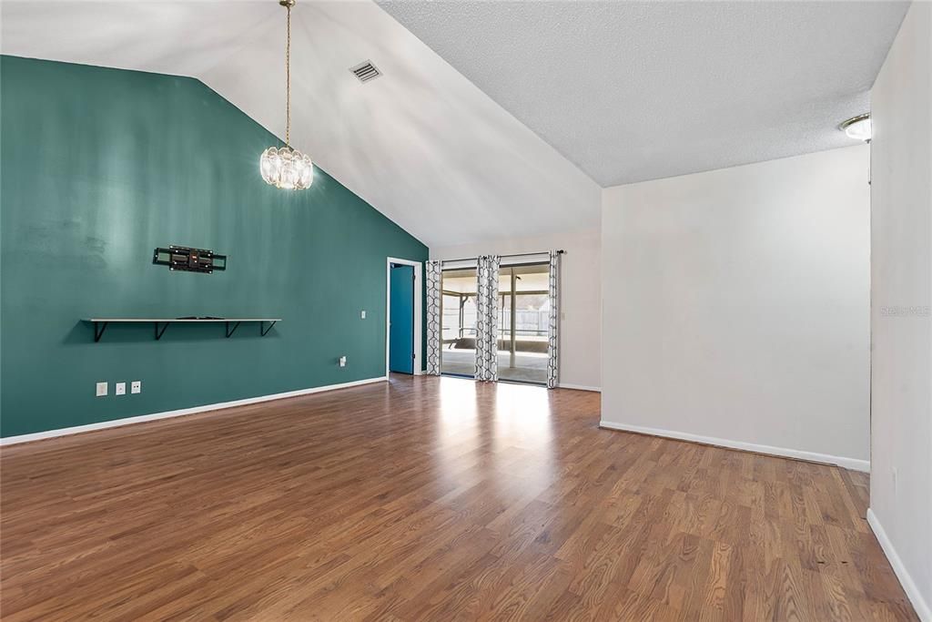 For Sale: $305,000 (4 beds, 2 baths, 2107 Square Feet)