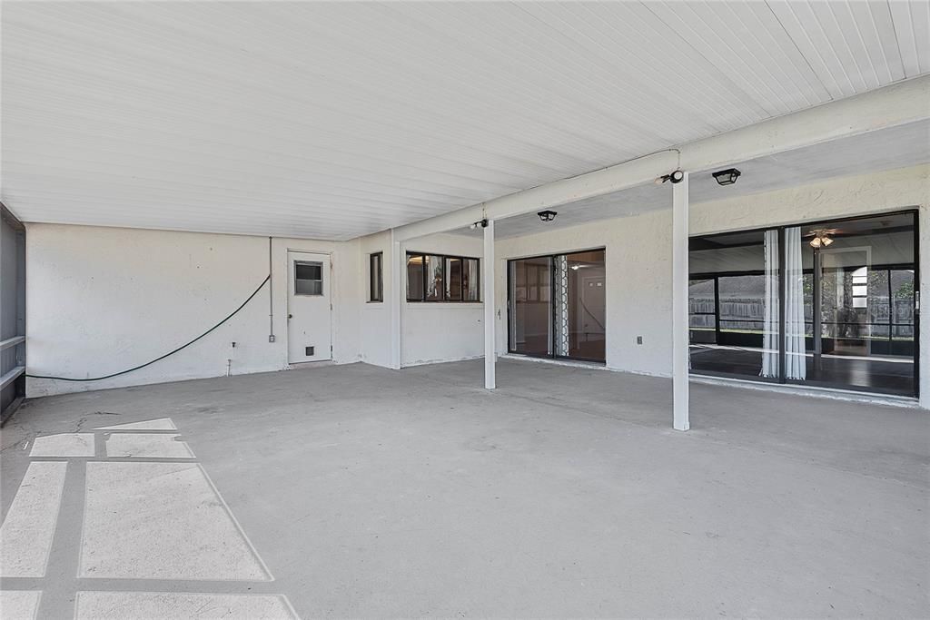 For Sale: $305,000 (4 beds, 2 baths, 2107 Square Feet)