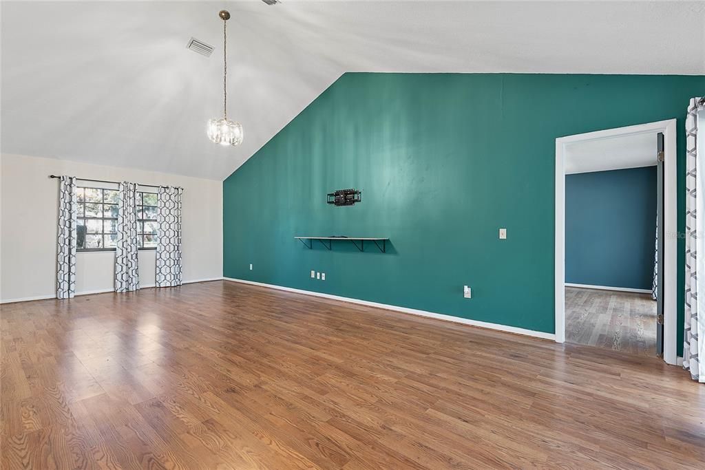 For Sale: $305,000 (4 beds, 2 baths, 2107 Square Feet)