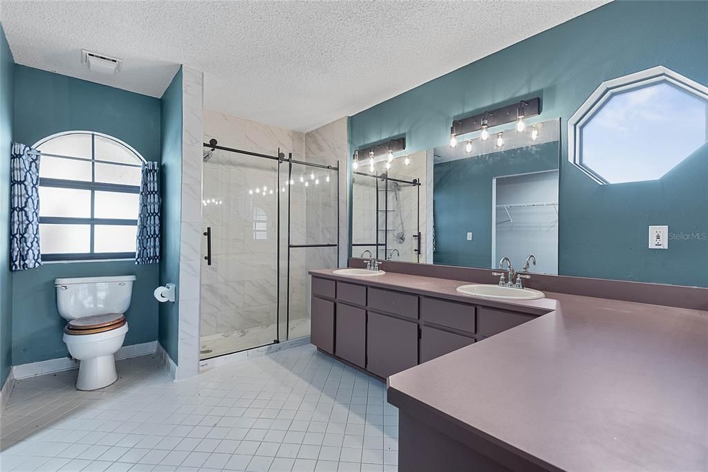 For Sale: $305,000 (4 beds, 2 baths, 2107 Square Feet)