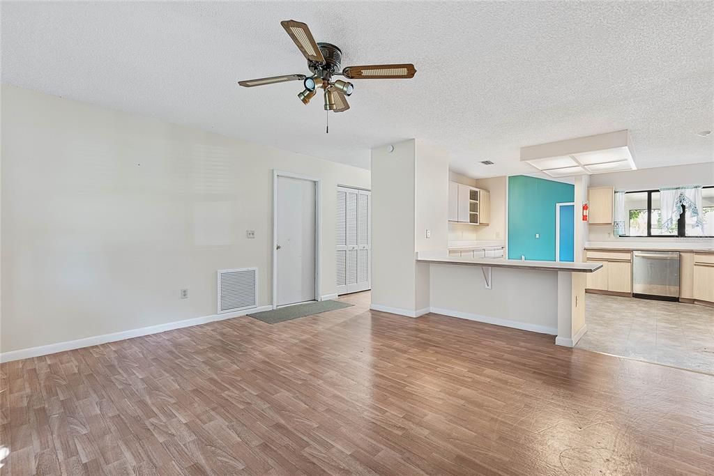 For Sale: $305,000 (4 beds, 2 baths, 2107 Square Feet)