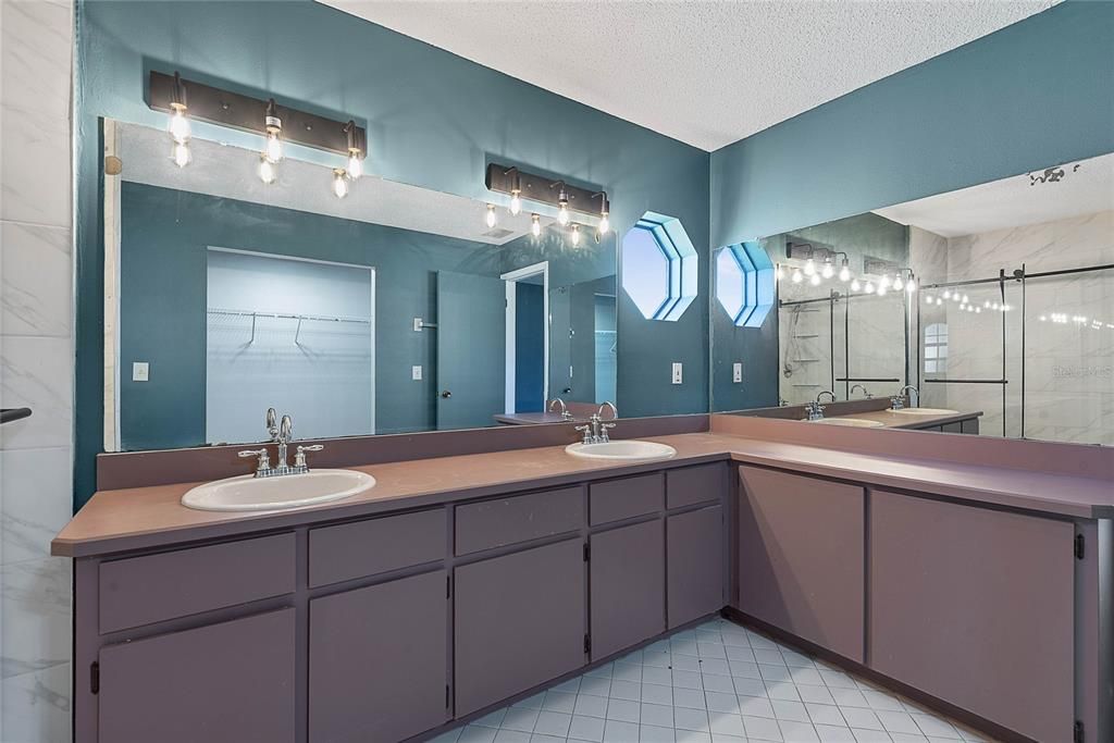 For Sale: $305,000 (4 beds, 2 baths, 2107 Square Feet)