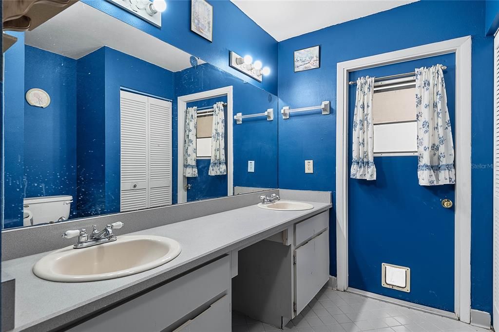 For Sale: $305,000 (4 beds, 2 baths, 2107 Square Feet)