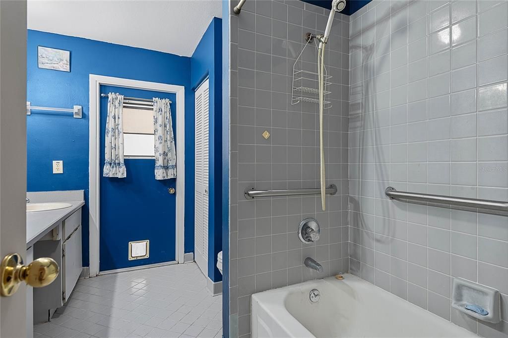 For Sale: $305,000 (4 beds, 2 baths, 2107 Square Feet)