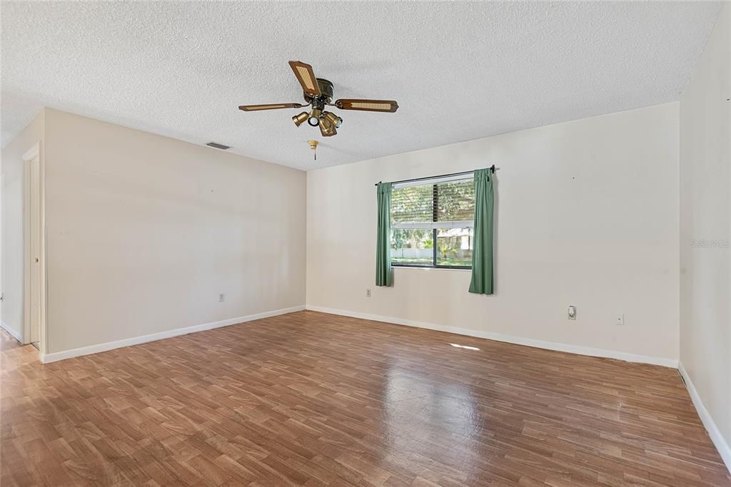 For Sale: $305,000 (4 beds, 2 baths, 2107 Square Feet)