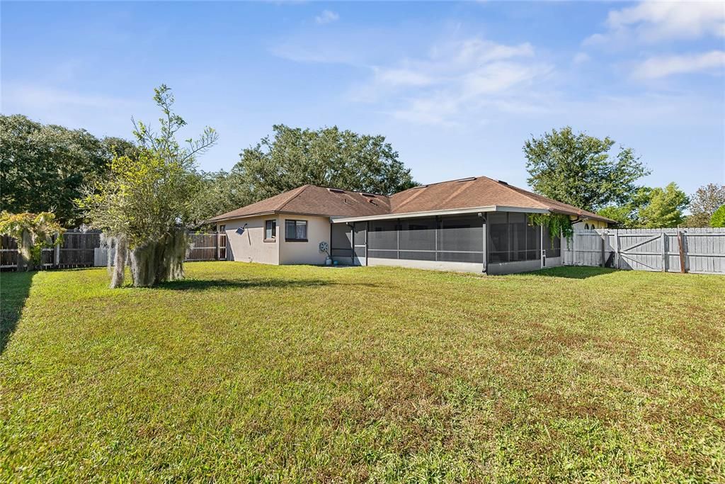 For Sale: $305,000 (4 beds, 2 baths, 2107 Square Feet)